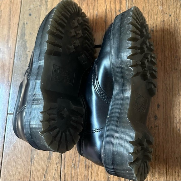 Dr. Martens 8053 Leather Platform Casual Shoes in Black - Polished Smooth - Picture 3 of 3